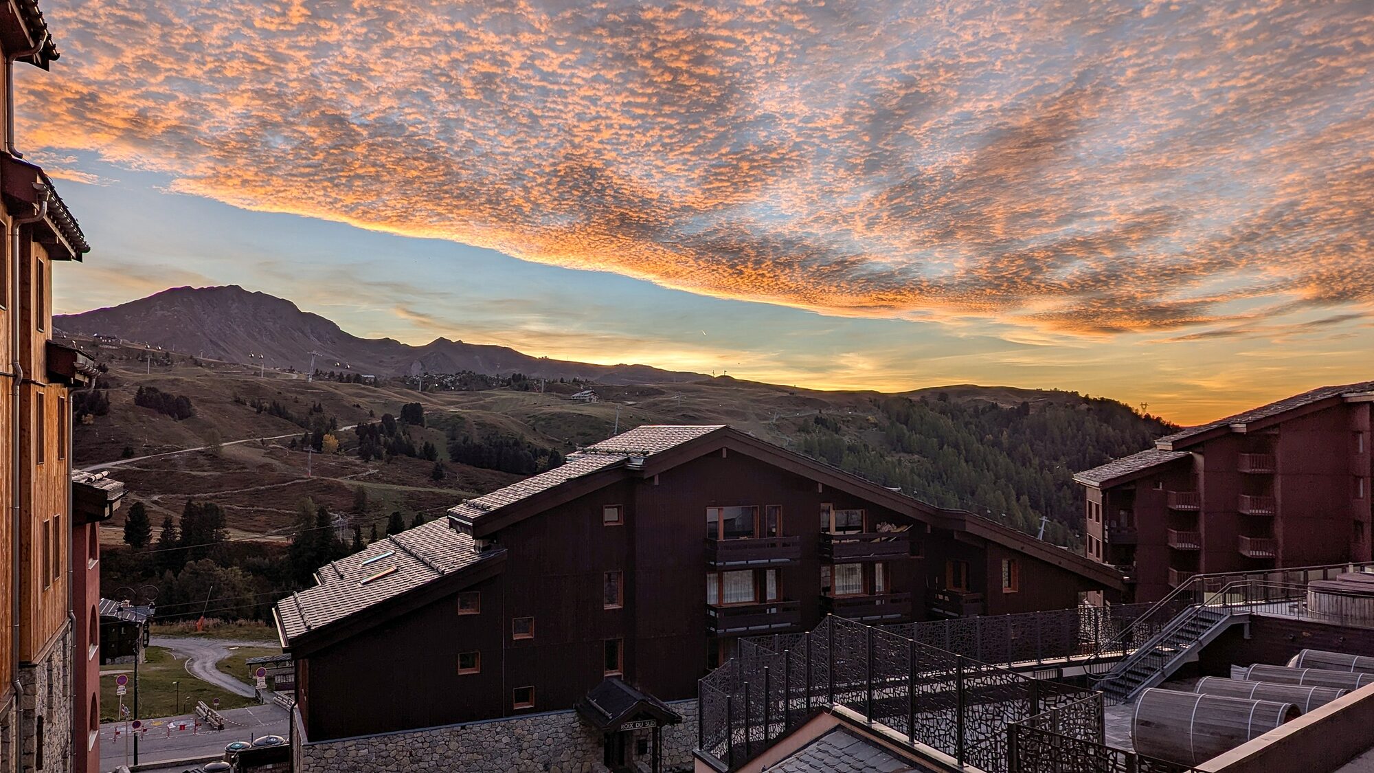 Coucher de soleil sur les sommets depuis le balcon